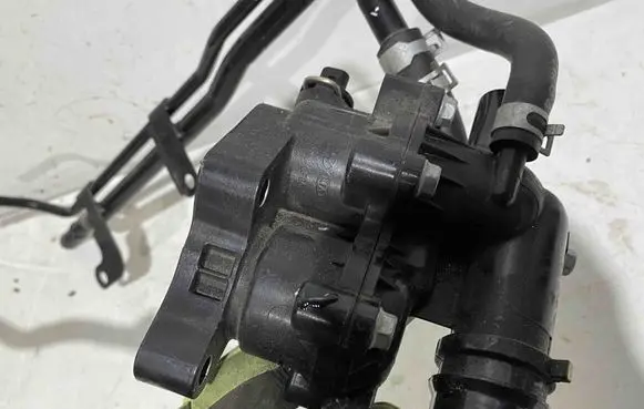Hyundai Ioniq Thermostat housing 2560003HC0