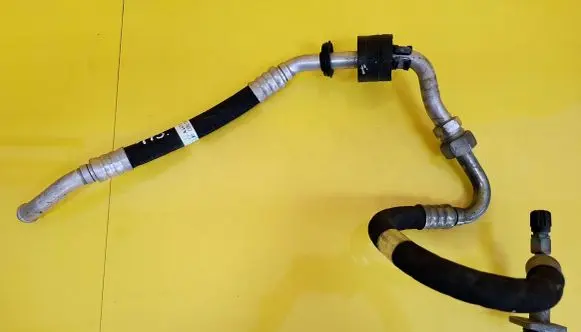 Mercedes-Benz C W202 Air conditioning (A/C) pipe/hose 2028302215 A2028302215