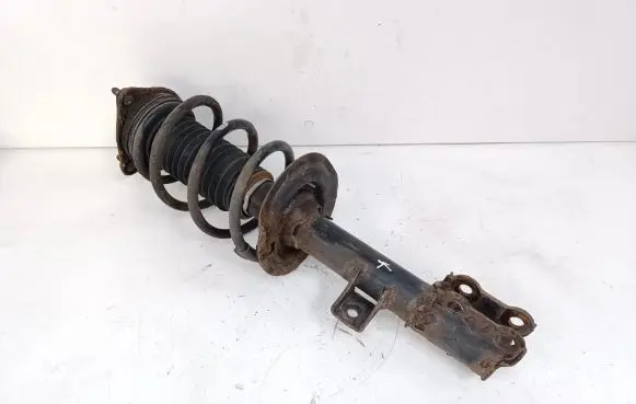 KIA Sportage Front shock absorber/damper 546513W601