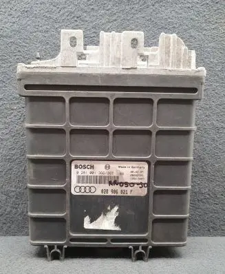 Audi A4 S4 B5 8D Engine control unit/module 028906021F 0281001366