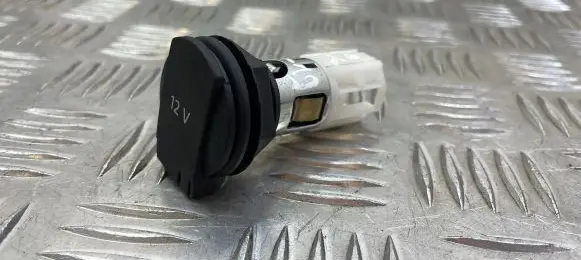 Audi Q5 SQ5 12 V Socket (rear) 8E0919309