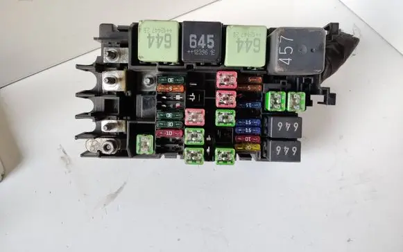 Volkswagen Jetta VI Fuse module 5C0937819K 3382012