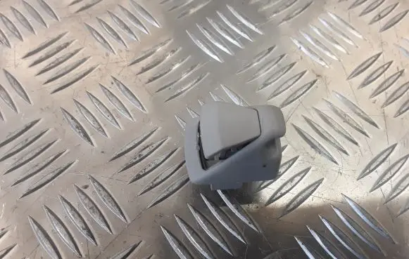 Volvo XC70 Hook 