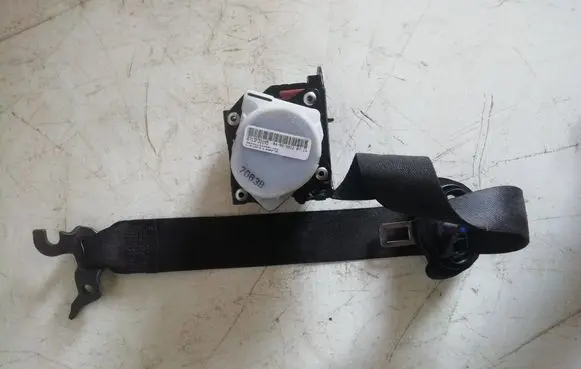 BMW X3 F25 Front seatbelt 3052985 N0083 7083B