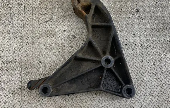 Opel Zafira A Engine mounting bracket 1340823