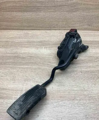 Nissan Primera Accelerator throttle pedal 18002AU400 6PV008620