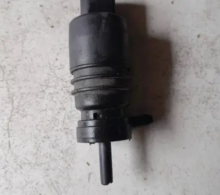 Volkswagen Transporter - Caravelle T5 Windscreen/windshield washer pump
