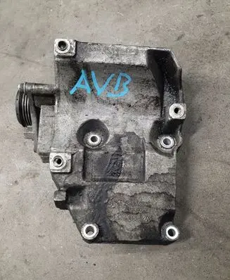 Audi A4 S4 B6 8E 8H Engine mounting bracket 038260885G