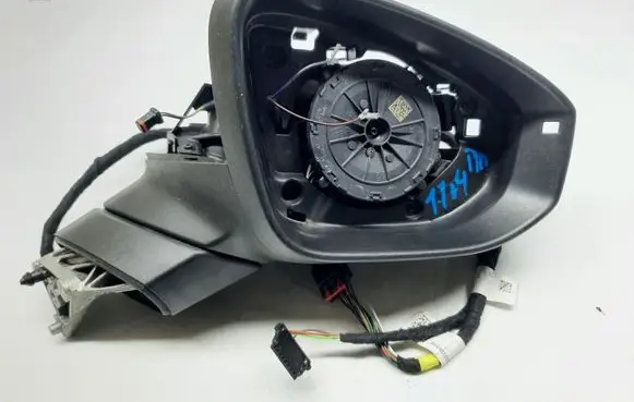 Volkswagen PASSAT B9 Front door electric wing mirror 3J1857502B