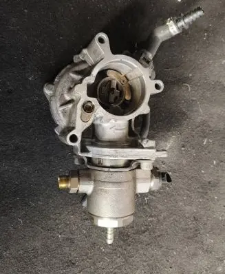 Audi A4 S4 B8 8K Fuel injection high pressure pump 06j025f