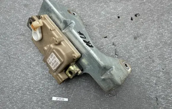 Nissan Patrol Y60 Rear lock motor 8255105J00