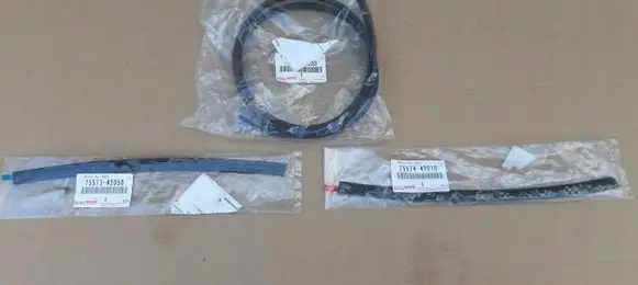 Toyota RAV 4 (XA30) Rubber seal loading door 