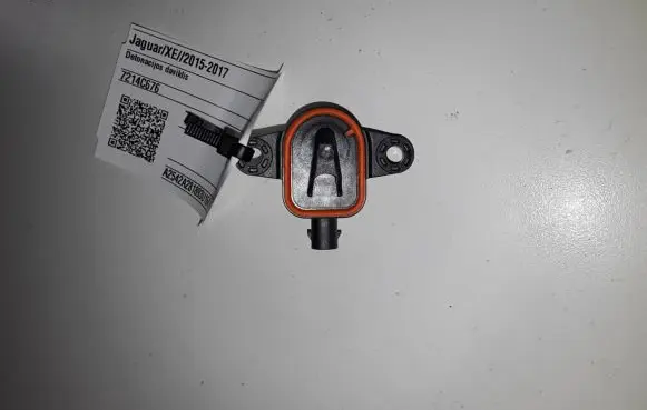 Jaguar XE Detonation knock sensor 7214C676