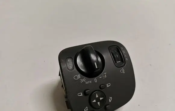 Mercedes-Benz C W203 Light switch A2035451204