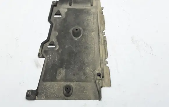 Volvo V40 Engine splash shield/under tray 31383362