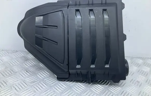 Skoda Kamiq Air filter box 04C129620A 04C129601M
