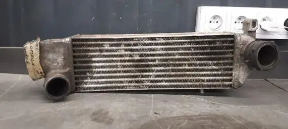 Opel Omega A Intercooler radiator
