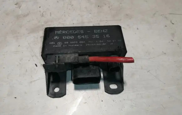 Mercedes-Benz Sprinter W906 Glow plug pre-heat relay 0005453516