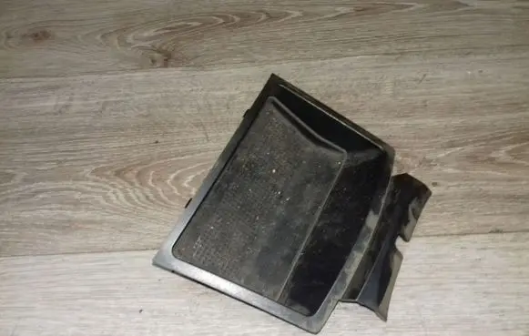 Volvo V50 Glove box central console 8687478