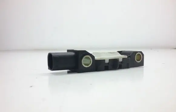 Chrysler Voyager Airbag deployment crash/impact sensor 04671779AC 4183301664 110305