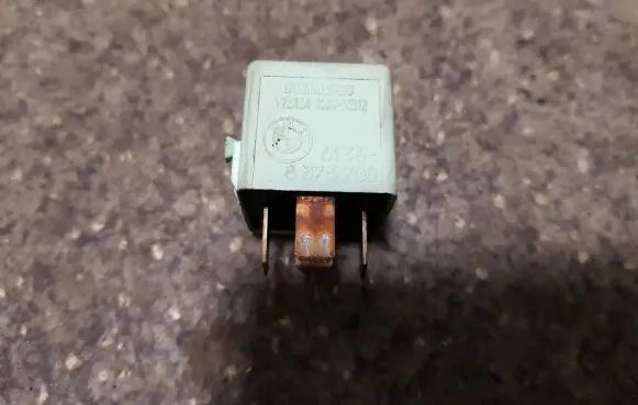 BMW 5 E39 Other relay 8373700