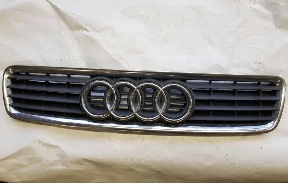 Audi A4 S4 B5 8D Front grill 8D0853651R