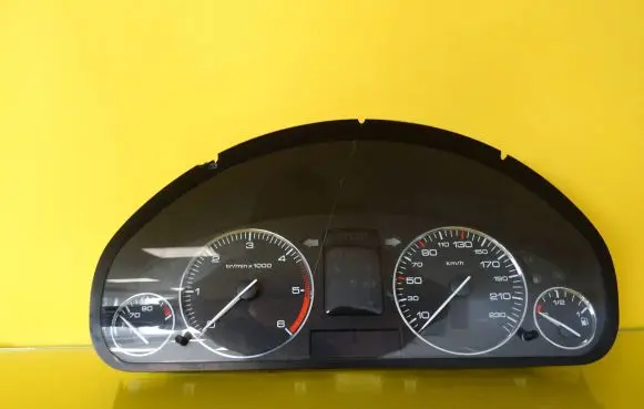 Peugeot 407 Speedometer (instrument cluster) 9658137280