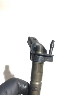 Mercedes-Benz ML W164 Fuel injector A6420700587 A6420701387 68028405AA