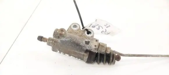 Honda FR-V Clutch master cylinder