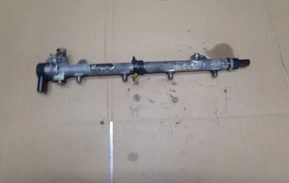 Mercedes-Benz C W202 Fuel main line pipe 0445214064