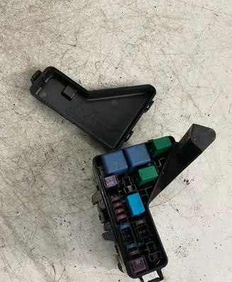 Lexus RX 330 - 350 - 400H Fuse module