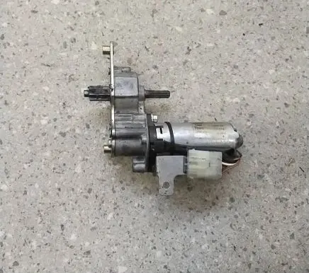 BMW 3 E46 Seat adjustment motor 9119801 GP41A35 H010699A