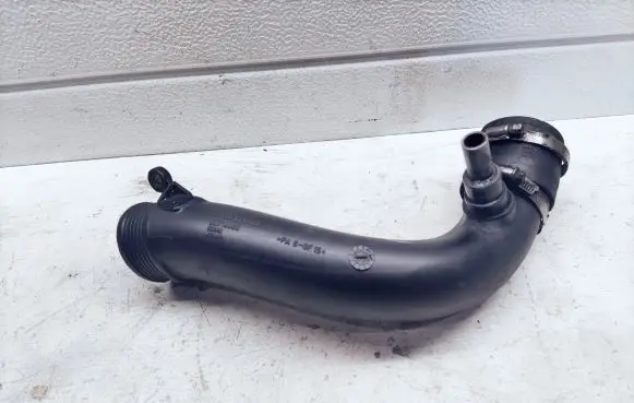 Volvo V70 Air intake duct part 30714480