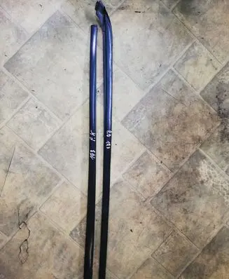 Toyota Avensis Verso Windshield trim NOCODE
