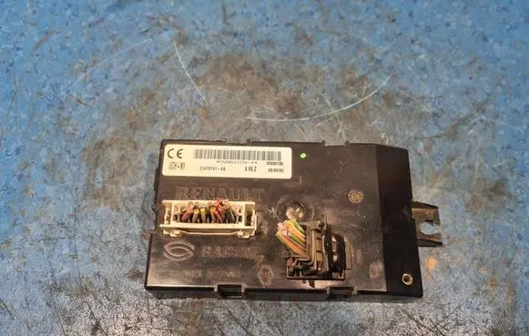 Renault Master II SAM control unit P8200263338
