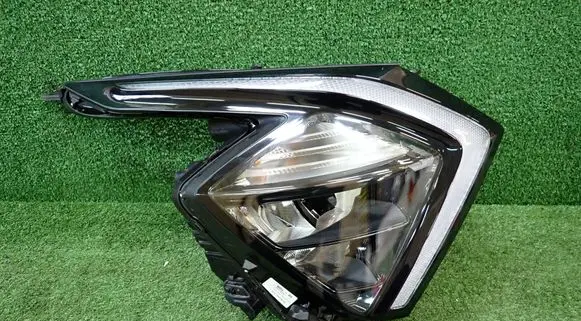KIA Sportage Headlight/headlamp 92102R2000