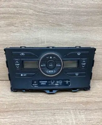 Toyota Auris 150 Climate control unit 5590002301