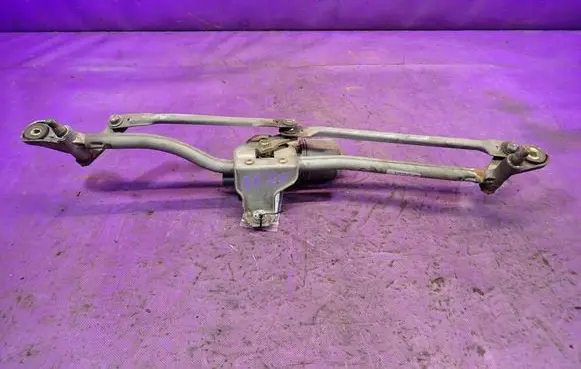 Front wiper linkage and motor