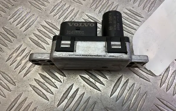 Volvo XC90 Glow plug pre-heat relay 31459300