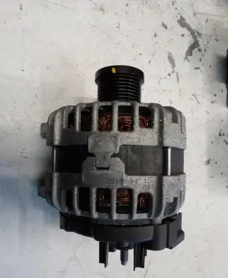 Renault Clio V Generator/alternator 231001993R 19450267300
