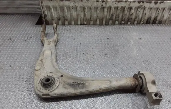 Peugeot 407 Front lower control arm/wishbone