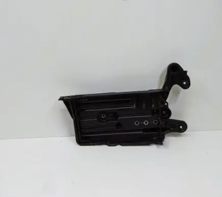 Volkswagen PASSAT B8 Battery box tray 5Q0915331J 5Q0915321H