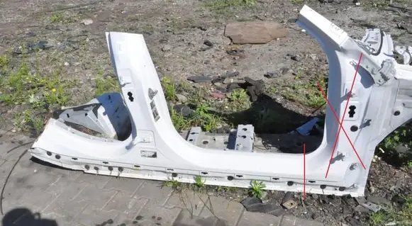 BMW 2 Active Tourer U06 Side car body part 