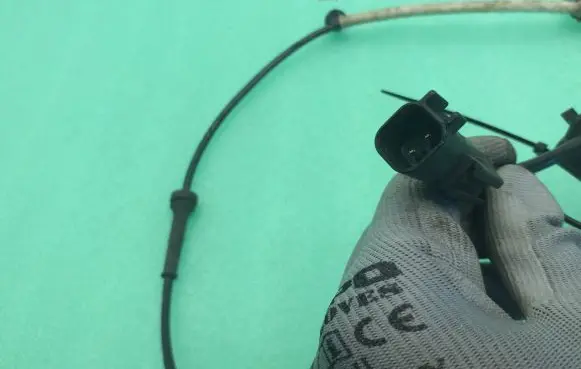 Jaguar F-Pace ABS brake wheel speed sensor J8A29E731AA 99536143953