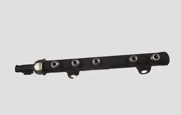 Volvo V40 Fuel main line pipe 9685297580