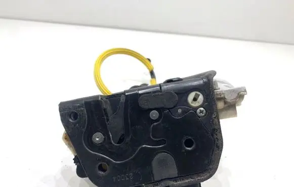 Audi A6 S6 C6 4F Rear door lock 4F0839016