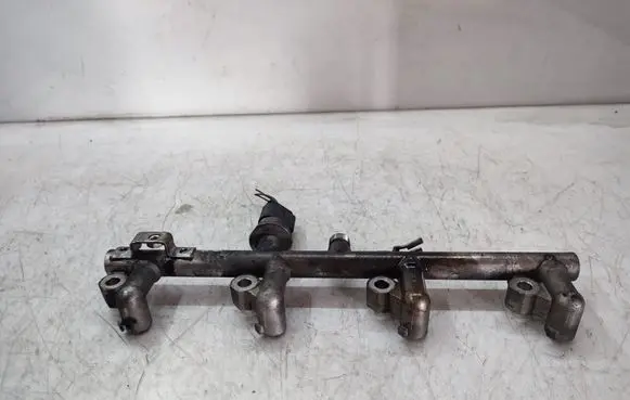 Mercedes-Benz C W204 Fuel main line pipe A2710705495
