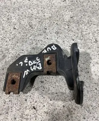 BMW 5 E39 Front bumper mounting bracket 51118159362