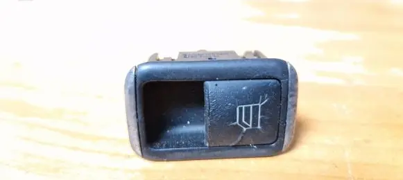 Mercedes-Benz E W211 Electric window control switch A2048700451