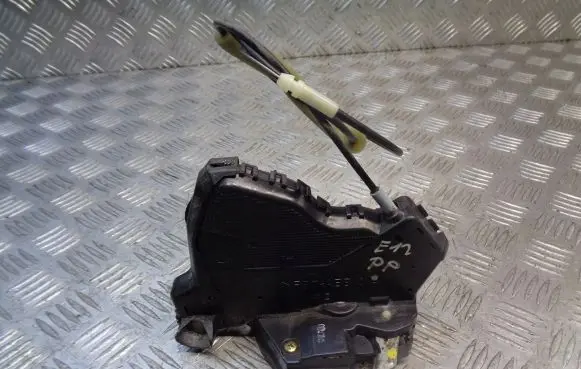 Toyota Corolla E120 E130 Front door lock